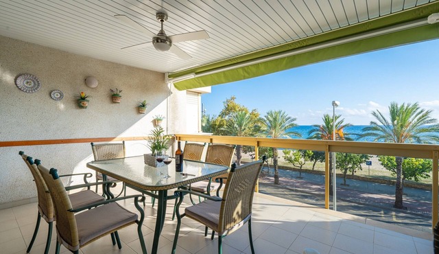 Apartment 'Albatros' with Sea View, Wi-Fi and Air Conditioning