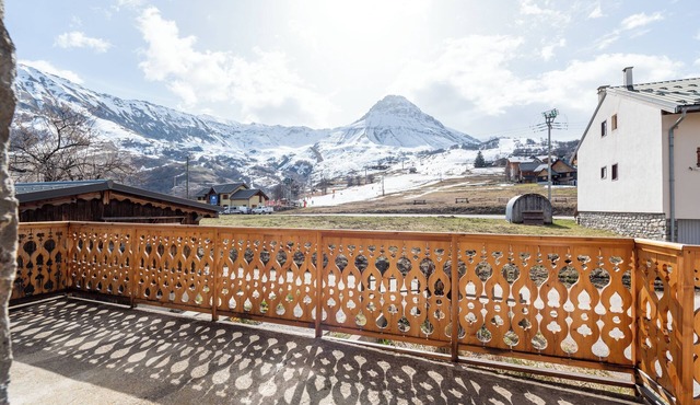 Apartment "Albiez Montrond" with Mountain View, Balcony and Wi-Fi