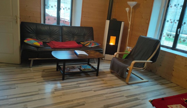 Apartment -amarante wood interior renovation