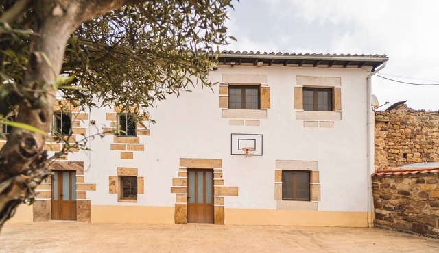 Apartment 'Amontes Rural' with Private Pool, Private Terrace and Wi-Fi