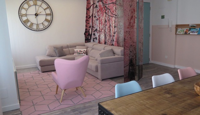 APARTMENT AMPLIO (130m), NEW, in the CENTER (Optional Garage) and DESIGN