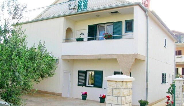 Apartment Ana, (12333), Brodarica, hr