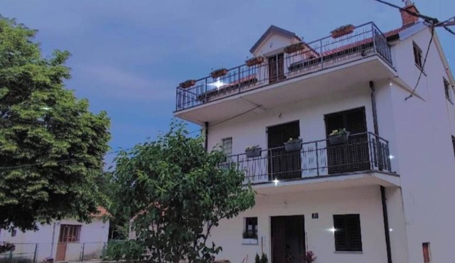 Apartment and Room Mare Vrlika - Two Bedroom Apartment with Balcony