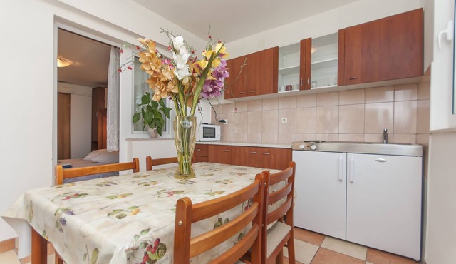 Apartment and Rooms Ivan (45191-A3) - Makarska