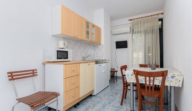 Apartment and Rooms Ivan (45191-A7) - Makarska