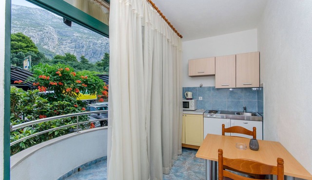 Apartment and Rooms Ivan (45191-A9) - Makarska