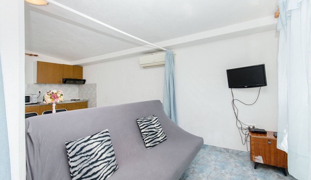 Apartment and Rooms Ivan (45191-A14) - Makarska