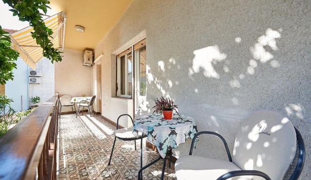 Apartment and Rooms Ivo