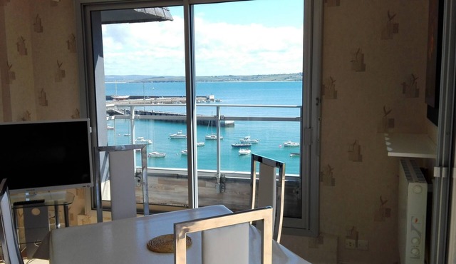 APARTMENT AND TERRACE SEA VIEW ON DOUARNENEZ BAY