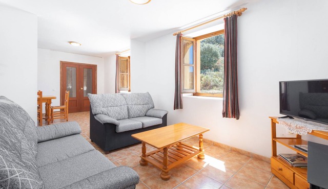 Apartment 'Antiga Escola De Molinell' with Mountain View, Private Terrace and Private Garden