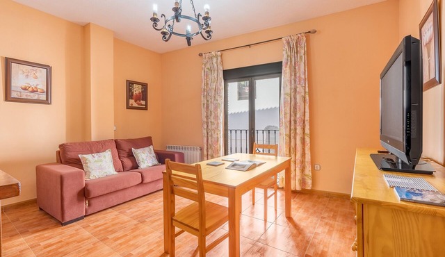 Apartment 'Apartamento De 2 A 4 Personas' with Lake View, Balcony and Wi-Fi