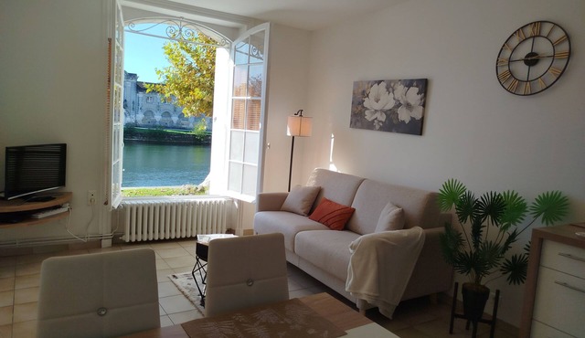 Apartment-Apartment-Ensuite with Shower-River view