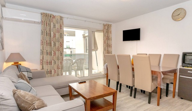 Apartment 'Appartement Aix Les Bains' with Mountain View, Private Terrace and Air Conditioning