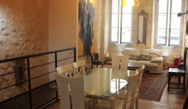 Apartment 'Appartement Luxueux Centre' with Balcony, Wi-Fi and Air Conditioning