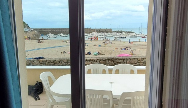 Apartment 'Appartement La Plage Plouha' with Sea View, Private Terrace and Wi-Fi