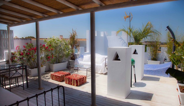 Apartment Arab design with patio and terrace, just 12 miles from downtown Sevile