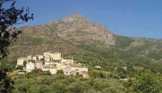 Apartment at Corsican Cap, in a village, 1 mile away from the sea
