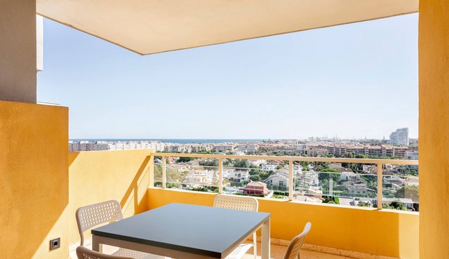 Apartment 'Atico Con Piscina En La Playa' with Sea View, Wi-Fi and Air Conditioning