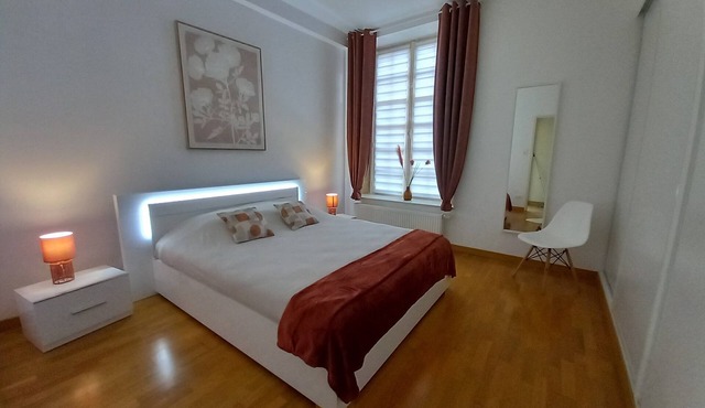 APARTMENT AT THE FOOT OF THE CHATEAU FORT