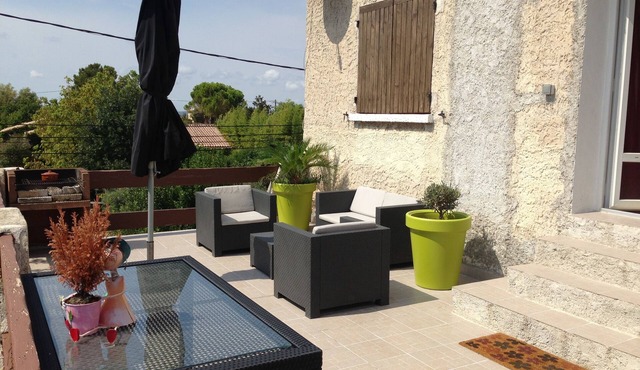 Apartment at the top of the villa with terrace and land for animals, 5 people