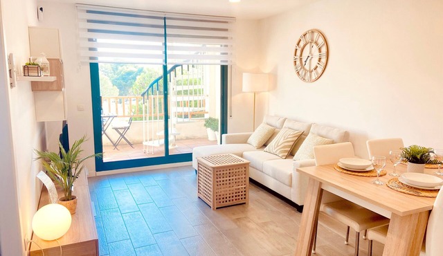 Apartment 'Atico Solarium La Cala' with Sea View, Wi-Fi and Air Conditioning