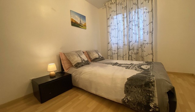 Apartment "Au Clos Celestin" with Private Garden and Wi-Fi