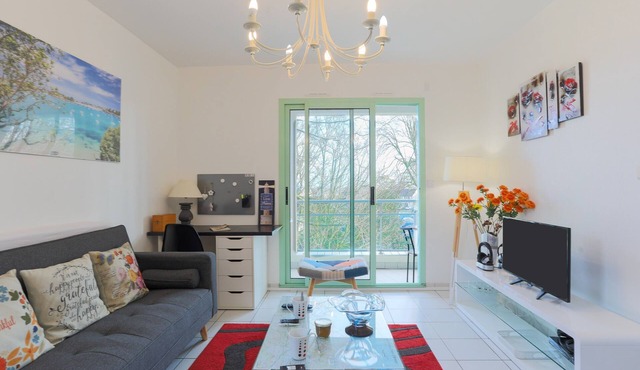 Apartment "Au Clos Du Loc’h" with Private Terrace, Shared Garden & Wi-Fi