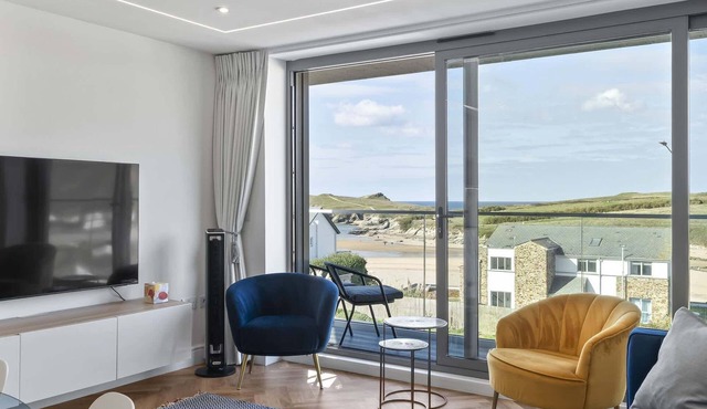 Apartment, Balcony w/Expansive Sea Views, Parking