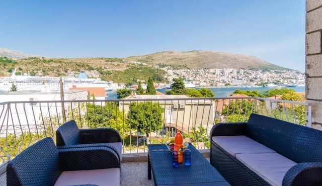 Apartment Bava - Two Bedroom Apartment with Two Balconies and Sea View