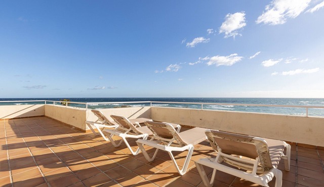 Apartment 'Bermuda Beach 7' Close to the Beach with Pool, Garden & Wi-Fi