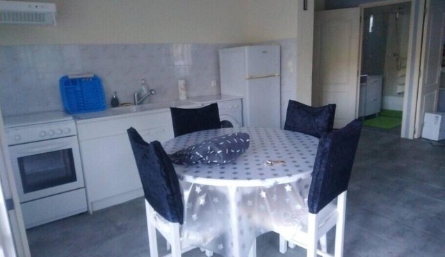 Apartment between land and sea