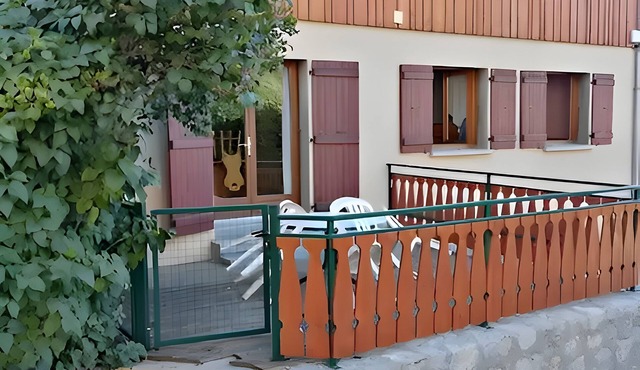 Apartment Between Lake Annecy and the Aravis with Mountain Views