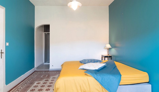 Apartment 'Bleue' with Shared Terrace, Shared Garden and Wi-Fi