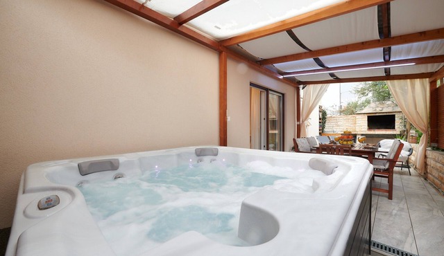 Apartment Boris (ST) - Two Bedroom Apartment with Terrace and Jacuzzi
