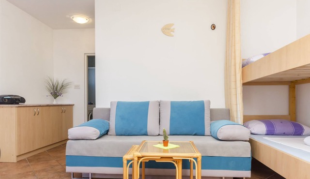 Apartment Branka (48011-A1) - Srima (Vodice)