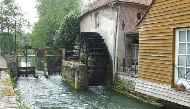 Apartment by the river