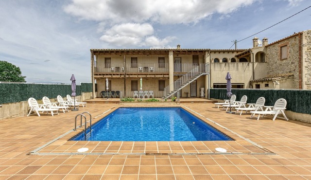 Apartment 'Cal Ferrer 2 - Quadres' with Shared Pool, Wi-Fi and Air Conditioning