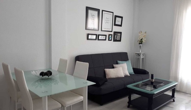 Apartment C / San Pedro, next to the historic center of Lucena. Modern building