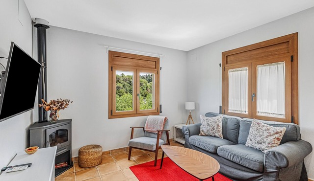 Apartment 'Cal Ton' with Mountain View, Shared Garden and Air Conditioning
