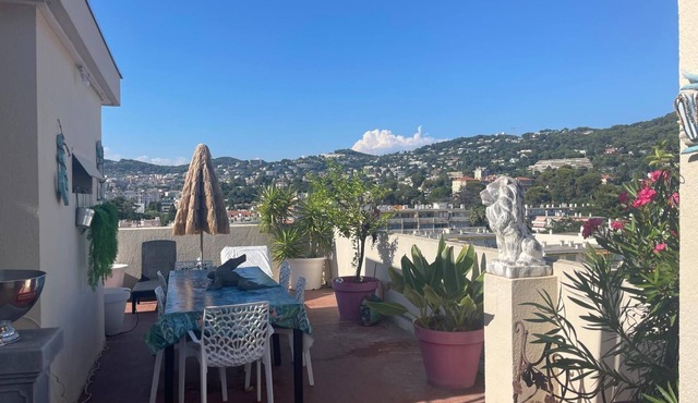 Apartment 'Cannois Avec Rooftop' with Sea View, Private Terrace and Wi-Fi