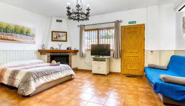 Apartment 'Carrebaix' with Wi-Fi and Air Conditioning