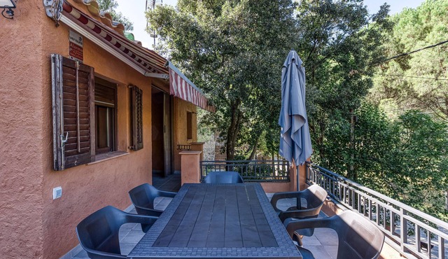 Apartment 'Casa En Albanyà' with Mountain View, Private Terrace and Wi-Fi