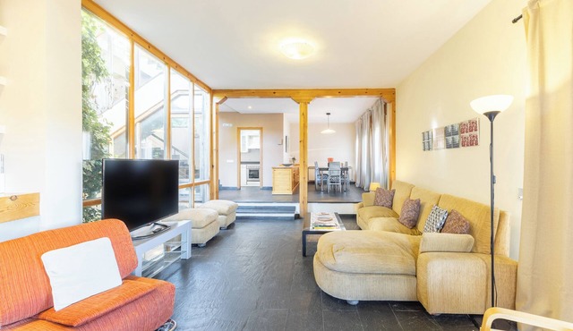 Apartment 'Casa Rural Cantueso 1' with Mountain View, Private Terrace and Wi-Fi