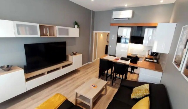 Apartment center Carmes