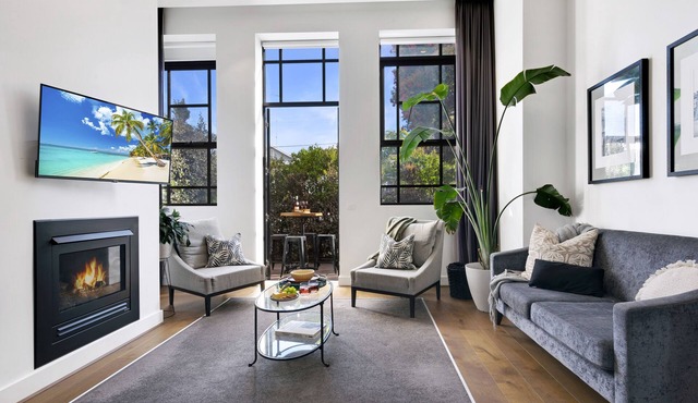 Apartment -Central Geelong Heritage Modern Luxury with sunny private Courtyard!