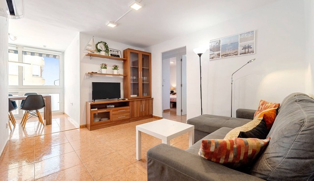 Apartment 'Central Modern 3bdr' with Wi-Fi and Air Conditioning