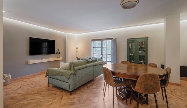 Apartment 'Centro Burgos Real Consulado' with Balcony and Wi-Fi