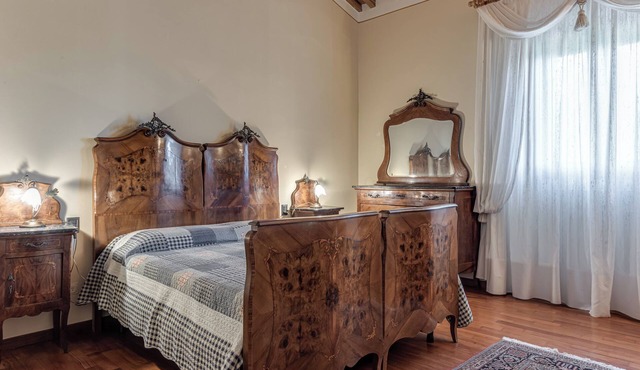 Apartment 'Certopiano' with Shared Pool, Private Garden and Wi-Fi in Capraia e Limite