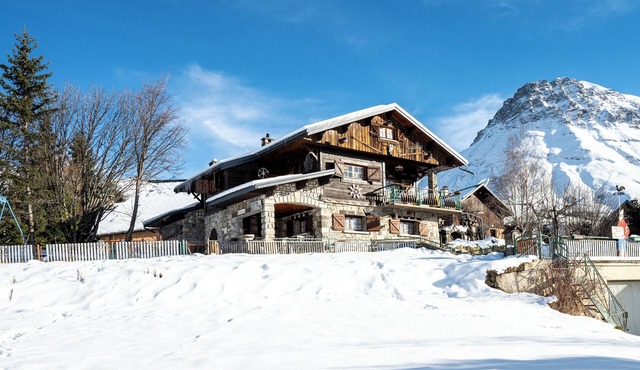 Apartment 'Chalet -Les Aiguilles- Rdc' with Mountain View, Terrace and Garden