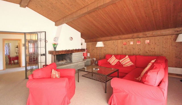 Apartment Champagna - Spacious 5.5-Room Apartment for 7 People